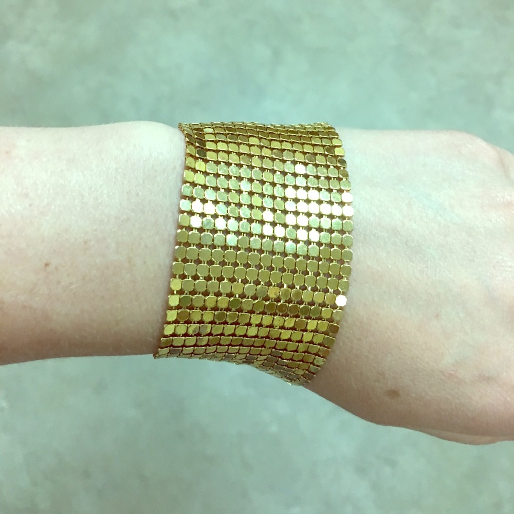 💋Shiny Gold Bracelet - Lovely!